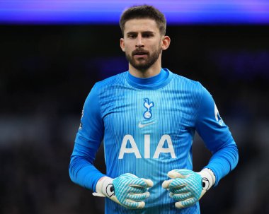 Tottenham Hotspur 'dan Guglielmo Vicario Premier League maçında Tottenham Hotspur, Brentford' a karşı Tottenham Hotspur Stadyumu 'nda, 6 Aralık 2025 