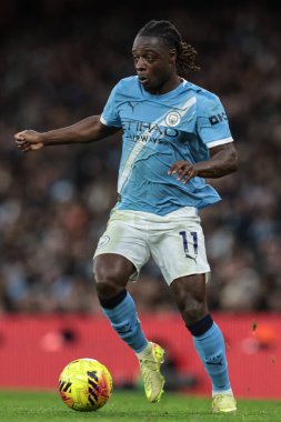 Jeremy Doku of Manchester City breaks with the ball during the Premier League match Manchester City vs Sunderland at Etihad Stadium, Manchester, United Kingdom, 6th December 2025 