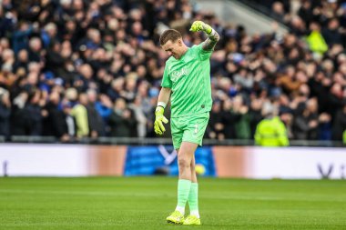 Everton goalkeeper Jordan Pickford celebrates an early goal from Kiernan Dewsbury-Hall of Everton to make the score 1-0 during the Premier League match Everton vs Nottingham Forest at Hill Dickinson Stadium, Liverpool, United Kingdom 