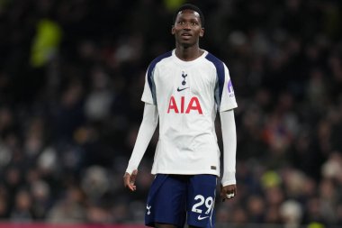 Tottenham Hotspur 'dan Pape Matar Sarr Premier League maçında Tottenham Hotspur, Brentford' a karşı Tottenham Hotspur Stadyumu 'nda, 6 Aralık 2025 