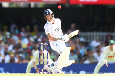 İngiltere 'den Ben Stokes, 7 Aralık 2025' te Avustralya 'nın The Gabba, Brisbane Cricket Ground, Brisbane, Avustralya' da NRMA Sigorta Külleri Serisi Avustralya 'ya karşı 4. 