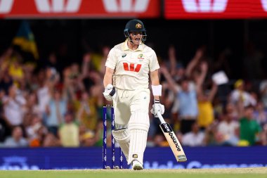 Avustralyalı Steve Smith, Avustralya 'nın Avustralya' nın 7 Aralık 2025 'te The Gabba, Brisbane Cricket Ground, Brisbane, Avustralya' da NRMA Sigorta Külleri Serisi Avustralya 'ya karşı 4. 