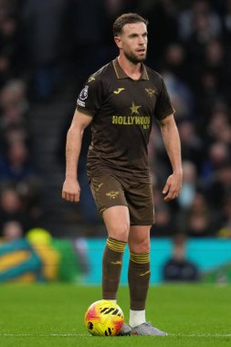 Brentford 'dan Jordan Henderson Premier Lig maçında Tottenham Hotspur, Brentford' a karşı Tottenham Hotspur Stadyumu, Londra, 6 Aralık 2025 