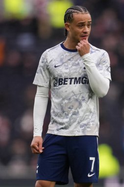 Tottenham Hotspur 'dan Xavi Simons Premier League karşılaşması öncesinde Tottenham Hotspur, Brentford' a karşı Tottenham Hotspur Stadyumu, Londra, İngiltere, 6 Aralık 2025 
