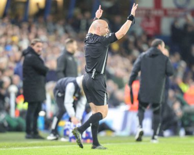Hakem Anthony Taylor, Leeds United 'a 6 Aralık 2025 tarihinde Leeds Road, Leeds, İngiltere' de oynanan Premier League maçında penaltı verdi. 