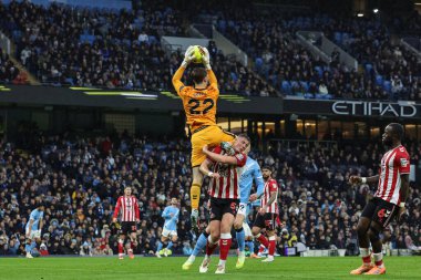 6 Aralık 2025 'te Etihad Stadyumu' nda Manchester City ile Sunderland arasındaki Premier League maçında Robin Roefs yükselerek yüksek topu kazandı. 