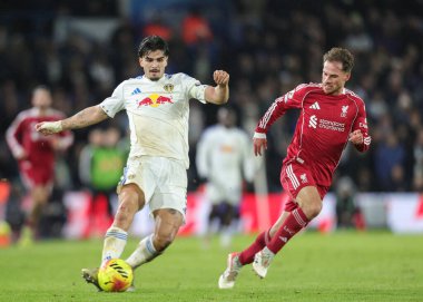 Leeds United takımından Pascal Struijk, Premier League maçında Leeds United 'ın Liverpool' a karşı oynadığı Elland Road, Leeds 'te 6 Aralık 2025' te pas attı. 
