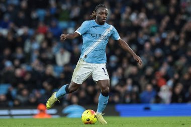 Jeremy Doku of Manchester City with the ball during the Premier League match Manchester City vs Sunderland at Etihad Stadium, Manchester, United Kingdom, 6th December 2025 