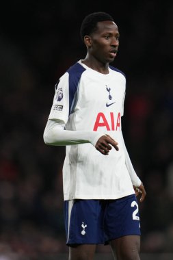 Tottenham Hotspur 'dan Pape Matar Sarr Premier League maçında Tottenham Hotspur, Brentford' a karşı Tottenham Hotspur Stadyumu 'nda, 6 Aralık 2025 