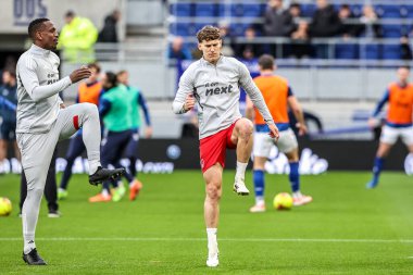 Nottingham Ormanı 'ndan Ryan Yates Premier League maçı sırasında İngiltere' nin Liverpool şehrindeki Hill Dickinson Stadyumu 'nda Everton - Nottingham Forest maçında ısınma turunda. 