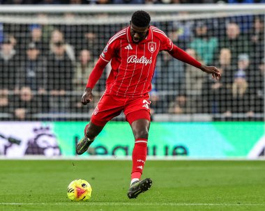 Nottingham Ormanı 'ndan İbrahim Sangare Premier League maçında topu geçti. Everton, Nottingham Ormanı' na karşı Hill Dickinson Stadyumu, Liverpool, 6 Aralık 2025 