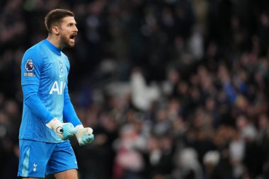 Tottenham Hotspur 'dan Guglielmo Vicario, 6 Aralık 2025' te Tottenham Hotspur, Londra 'daki Tottenham Hotspur Stadyumu' nda oynanan Premier League karşılaşmasında 2-0 öne geçti. 