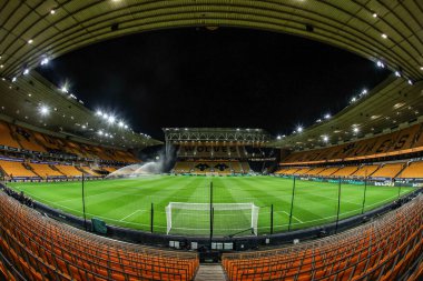 Molineux, İngiltere 'nin Wolverhampton kentinde oynanan Premier League karşılaşması öncesinde Wolverhampton Wanderers ve Manchester United maçının genel görünümü, 8 Aralık 2025 