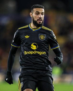 Premier Lig karşılaşmasında Manchester Unrioui 'den Noussair Mazraoui, Wolverhampton Wanderers' a karşı Molineux, Wolverhampton, İngiltere, 8 Aralık 2025 