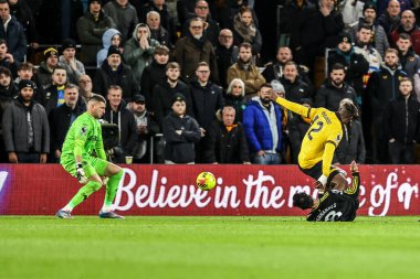 Bruno Fernandes of Manchester Untied scores to make it 0-1 during the Premier League match Wolverhampton Wanderers vs Manchester United at Molineux, Wolverhampton, United Kingdom, 8th December 2025 