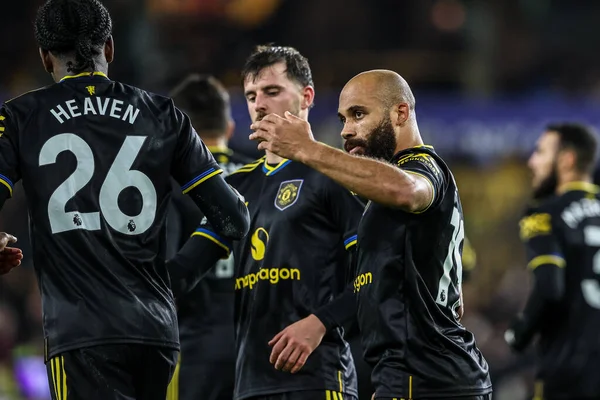 Manchester Untie 'den Bryan Mbeumo, Premier League maçında Wolverhampton Wanderers' ın Manchester United 'a karşı 8 Aralık 2025' te oynanan Molineux, Wolverhampton, Birleşik Krallık maçında 1-2 'lik galibiyet golünü kutluyor. 