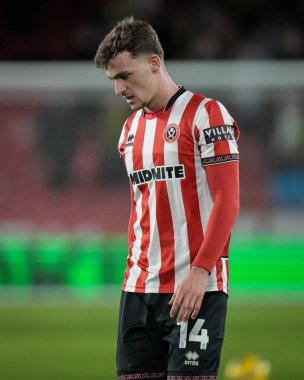 Sheffield United takımından Harrison Burrows, 9 Aralık 2025 'te Bramall Lane, Sheffield, İngiltere' de oynanan Sheffield United Norwich City maçında üzgün görünüyor. 