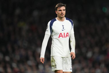 Tottenham Hotspur 'dan Joao Palhinha UEFA Şampiyonlar Ligi Maçı sırasında Tottenham Hotspur, Slavia Prag' a karşı Tottenham Hotspur Stadyumu, Londra, İngiltere, 9 Aralık 2025 