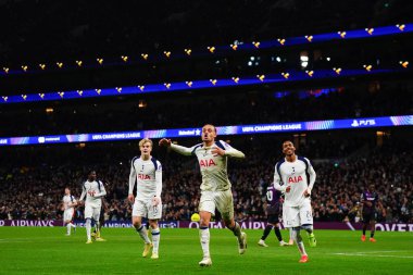 Tottenham Hotspur 'dan Xavi Simons, UEFA Şampiyonlar Ligi Maçı' nda Tottenham Hotspur 'a karşı Slavia Prag maçında 9 Aralık 2025' te Tottenham Hotspur Stadyumu, Londra 'da golü kutluyor. 