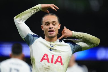 Tottenham Hotspur 'dan Xavi Simons, UEFA Şampiyonlar Ligi Maçı' nda Tottenham Hotspur 'a karşı Slavia Prag maçında 9 Aralık 2025' te Tottenham Hotspur Stadyumu, Londra 'da golü kutluyor. 