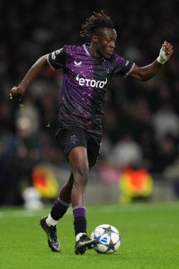 Slavia Prag 'dan Youssouph Sanyang, 9 Aralık 2025' te Tottenham Hotspur 'a karşı Tottenham Hotspur Stadyumu, Londra' da oynanan 6. 