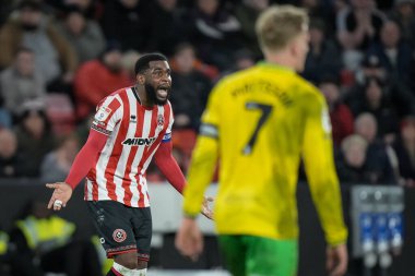 Sheffield United takımından Japhet Tanganga, 9 Aralık 2025 tarihinde İngiltere 'nin Sheffield şehrinde oynanan ve Sheffield United' ın Norwich City 'e karşı oynadığı maçta aldığı hakem kararı üzerine tepki gösterdi. 