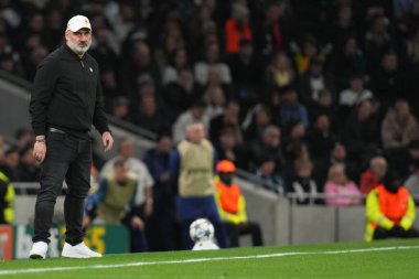 Jindrich Trpisovsky, UEFA Şampiyonlar Ligi Maçı 'nda Slavia Prag teknik direktörü Tottenham Hotspur' a karşı Tottenham Hotspur Stadyumu, Londra, Birleşik Krallık, 9 Aralık 2025 