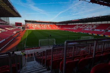 Stoke City ile Swansea City arasındaki Gökyüzü İddia Şampiyonası maçı sırasında Bet365 Stadyumu, Stoke-on-Trent, İngiltere, 13 Aralık 2025