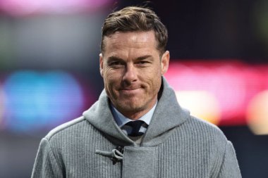 Burnley 'nin Scott Parker teknik direktörü, Burnley' nin Fulham 'a karşı oynadığı Turf Moor, Burnley, Birleşik Krallık' ta 13 Aralık 2025 'teki Premier League maçı sırasında geldi.