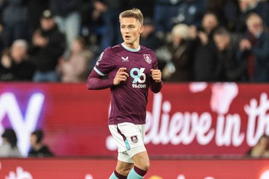 Burnley 'den Oliver Sonne, 13 Aralık 2025' te İngiltere 'nin Burnley-Fulham maçında Premier Lig maçında 2-3' lük galibiyetini kutluyor.