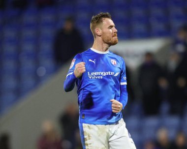 Chesterfield 'dan Tom Naylor, 13 Aralık 2025' te Chesterfield, Chesterfield, İngiltere 'deki SMH Group Stadyumu' nda oynanan Sky Bet 2 maçında takımının kazanmasını kutluyor.