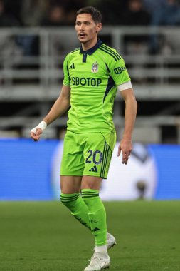 Premier Lig karşılaşmasında Fulham 'dan Sasa Lukiç, Burnley' e karşı Turf Moor, Burnley, İngiltere, 13 Aralık 2025