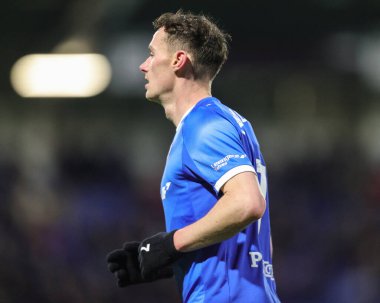 Chesterfield takımından Liam Mandeville, 13 Aralık 2025 'te SMH Group Stadyumu' nda oynanan maçta Chesterfield Barnet 'e karşı.