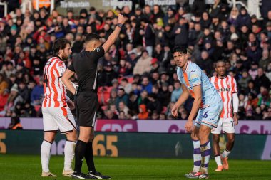 Hakem Ruebyn Ricardo, Swansea City 'li Marko Stameni' ye Stoke City ile Swansea City arasındaki 13 Aralık 2025 'te Bet365 Stadyumu' nda oynanan maçta sarı kart verdi.