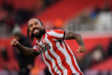 Stoke City 'den Sorba Thomas, Stoke City ile Swansea City arasındaki 13 Aralık 2025' te oynanan Bet365 Stadyumu karşılaşmasında takımının 2-1 kazanmasını kutluyor.