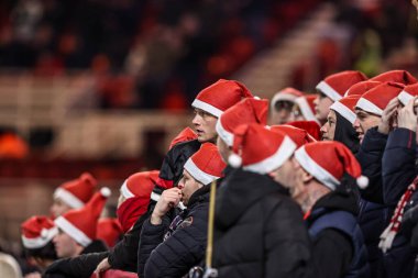 Middlesbrough taraftarları Gök İddia Şampiyonası maçı sırasında Middlesbrough, Queens Park Rangers 'a karşı Riverside Stadyumu, Middlesbrough, Birleşik Krallık, 13 Aralık 2025