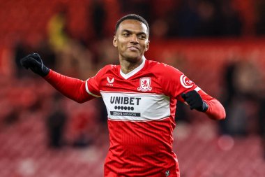 Middlesbrough 'dan Morgan Whittaker, Middlesbrough, Birleşik Krallık' taki Riverside Stadyumu 'nda oynanan Middlesbrough-Queens Park Rangers maçında taraftarlarıyla galibiyeti kutluyor.