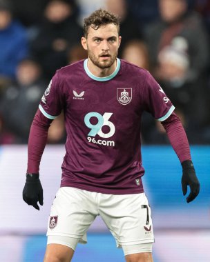Burnley 'den Jacob Bruun Larsen Premier Lig maçında Burnley, Fulham' a karşı Turf Moor, Burnley, İngiltere, 13 Aralık 2025