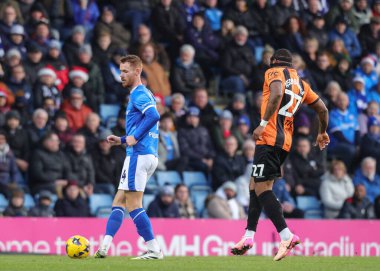 Chesterfield takımından Tom Naylor, 13 Aralık 2025 'te İngiltere' nin Chesterfield kentinde oynanan SMH Group Stadyumu 'nda oynanan 2.