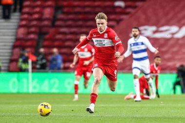 Middlesbrough takımından Tommy Conway, Middlesbrough, İngiltere 'deki Riverside Stadyumu' nda oynanan Middlesbrough-Queens Park Rangers maçında topa vuruyor.