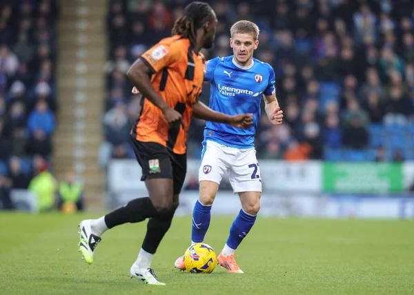 Chesterfield 'dan Ronan Darcy, 13 Aralık 2025' te İngiltere 'nin Chesterfield şehrinde oynanan SMH Group Stadyumu' nda oynanan 2.