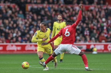 Tottenham Hotspur 'dan Xavi Simons, Nottingham Ormanı' ndan İbrahim Sangare 'nin Premier Lig maçı sırasında Nottingham Ormanı Tottenham Hotspur' a karşı oynadığı City Ground, Nottingham, Birleşik Krallık 'ta 14 Aralık 2025' te faul yaptı.