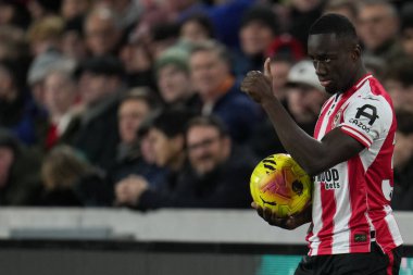 Brentford 'dan Michael Kayode Premier League maçı sırasında Brentford, Leeds United' a karşı Gtech Community Stadyumu, Londra, Birleşik Krallık, 14 Aralık 2025