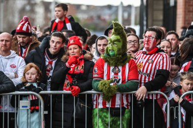 Sunderland taraftarları Premier League maçı sırasında Sunderland, Newcastle United 'a karşı Stadyum Of Light, Sunderland, İngiltere, 14 Aralık 2025
