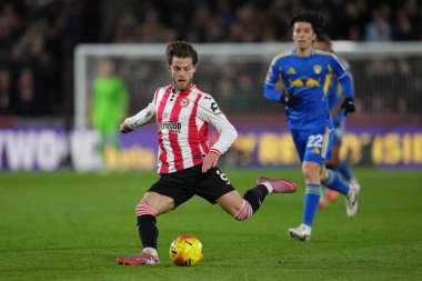Brentford 'dan Mathias Jensen Premier League maçında Brentford - Leeds United maçı sırasında Gtech Community Stadyumu, Londra, Birleşik Krallık, 14 Aralık 2025