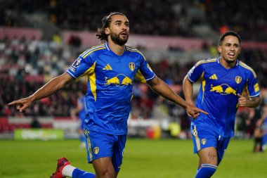 Leeds United takımından Dominic Calvert-Lewin, 14 Aralık 2025 'te Gtech Community Stadyumu' nda oynanan Premier League karşılaşmasında 1-1 'lik galibiyet golünü kutluyor.