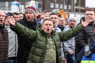 Newcastle taraftarları ve Sunderland taraftarları 14 Aralık 2025 'te İngiltere' nin Sunderland-Newcastle United stadyumunda oynanan Premier League maçı sırasında çatıştılar.