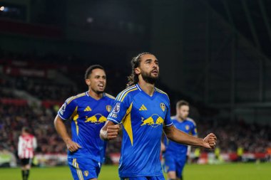 Leeds United takımından Dominic Calvert-Lewin, Premier League maçında Brentford - Leeds United maçında Londra 'daki Gtech Community Stadyumu' nda 14 Aralık 2025 'te golü kutluyor.