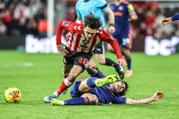 Newcastle United takımından Sandro Tonali, İngiltere 'nin Sunderland şehrinde 14 Aralık 2025' te oynanan Premier League karşılaşmasında Sunderland - Newcastle United maçında Sunderland - Newcastle United maçında faul yaptı.