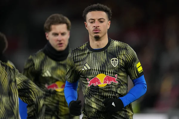 Leeds United 'dan Ethan Ampadu Premier Lig karşılaşması öncesinde Brentford - Leeds United Gtech Community Stadyumu, Londra, 14 Aralık 2025